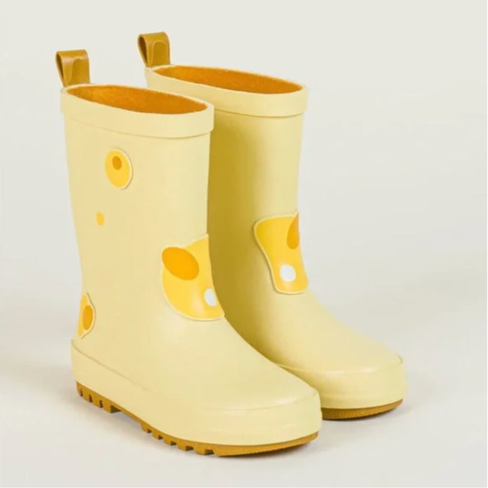 Atari Rain Boots creamy buttery yellow Sz 3 boy or girl fall winter